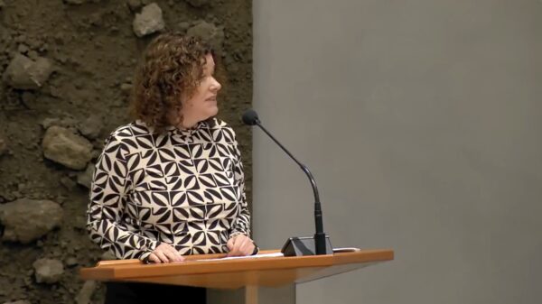 Twitteraars bloedlink: D66'er wil zo snel mogelijk huizen bouwen zodat meer mensen naar Nederland kunnen komen