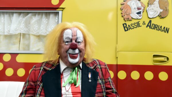 Allememaggies: Bassie is 87 geworden, dit waren enkele opvallende momenten uit zijn carrière