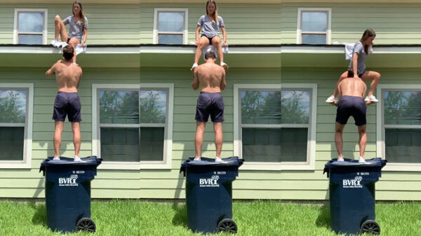 Onhandige knuppel probeert zijn vriendin een handje te helpen