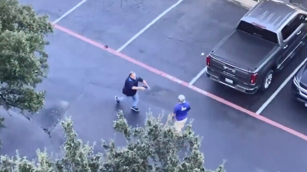 Texaan gearresteerd nadat hij een pistool trekt tijdens verkeersruzie