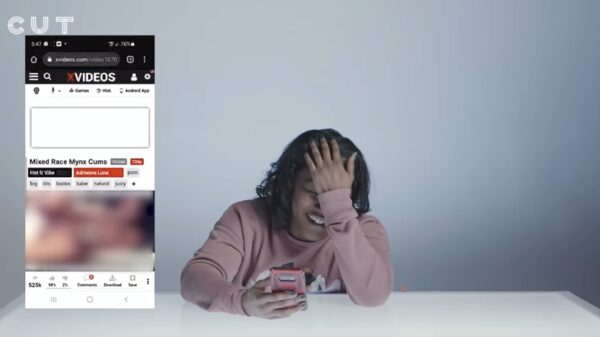 Iets wat je als vader NOOIT wil: een dochter die je telefoon doorzoekt