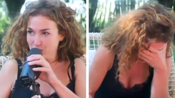 Geeft Katja Schuurman hier nou een beschrijving van haar eigen intieme delen?!