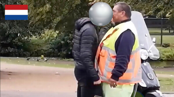 Typisch: agressieve "kansenparel" bedreigt en bespuugt verkeersregelaar in Den Haag