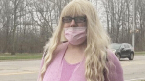 Ophef: Canadese leraar handvaardigheid heeft na zijn transitie ineens de grootste boezem van de school