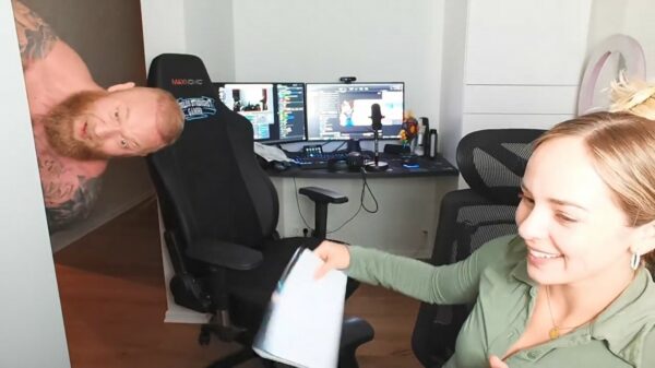 Thor Björnsson (The Mountain) toont op 'romantische' wijze zijn liefde voor zijn vrouw