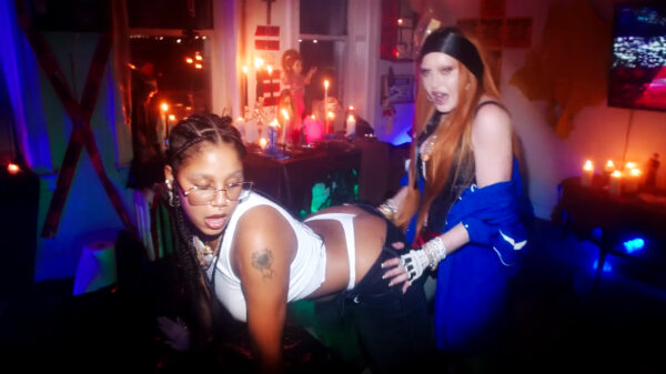 Madonna shockeert iedereen de moeder met haar nieuwe video 'Hung Up on Tokischa'