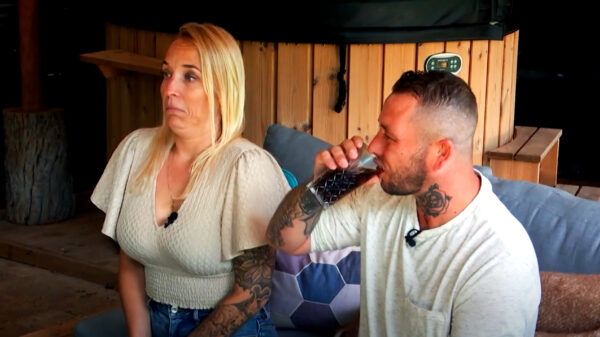 Kindermachine gaat in Lang Leve de Liefde op zoek naar een nieuwe draagmoeder