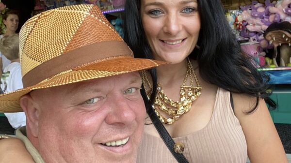 Kijkers Massa is Kassa keihard genept: Mark blijkt rookmachine en verdacht poeder op tafel?