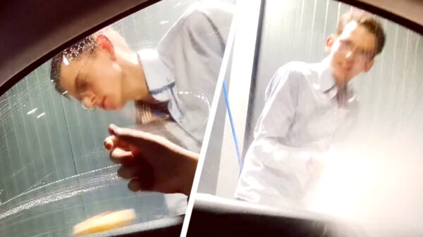 Gewoon even een vraagje; wat zijn jouw intenties met mijn dochter?