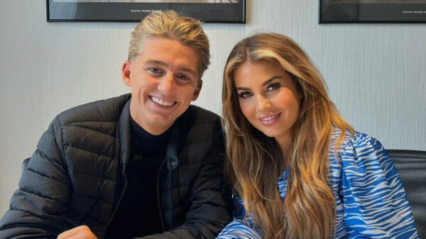 Naast zwemmen blijkt Mart Hoogkamer ook gek te zijn op vreemdgaan en slechte versierteksten