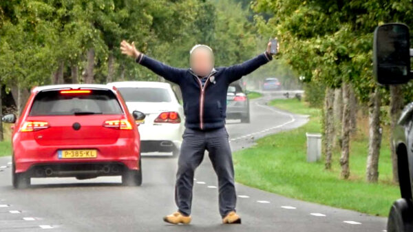 Bewoners pislink door luidruchtige 'supercars' die voorbij komen racen