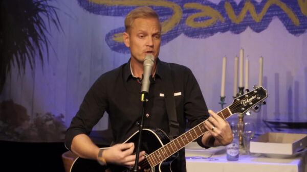 Anno 2022 klinken sommige songteksten toch wel heel erg anders