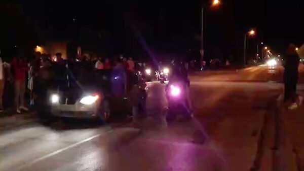 Dronken automobilist verliest controle over zijn auto en ramt meerdere mensen bij straatrace