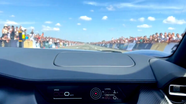 De brute acceleratie van de elektrische RIMAC Nevera: 0 naar 350 km/u