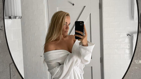 Juultje Tieleman houdt van klassieke muziek en superstrakke witte outfits