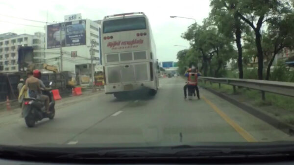 Waarom je nooit moet inhalen terwijl je een wheelie maakt