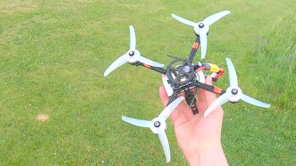 Keihard vliegen met een drone die keihard gaat is keihard