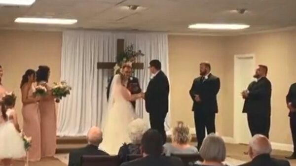 Dit krijg je als je een bruiloft door een amateur laat filmen