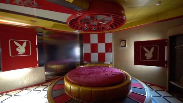 Nederlandse urban explorer neemt een kijkje in een verlaten liefdeshotel