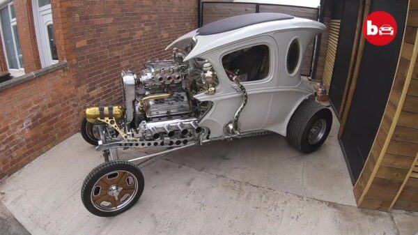 Doehetzelver bouwt een supervette steampunk-hotrod