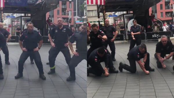 Nieuw-Zeelandse brandweermannen eren op 9/11 overleden collega's met indrukwekkende haka