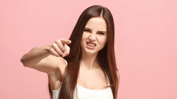 Ik ben geen dokter, maar volgens mij is jouw vinger stuk