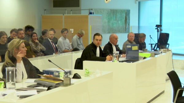 Volgens Famke Louise heeft Roddelpraat "haar hele kraamtijd kapotgemaakt"