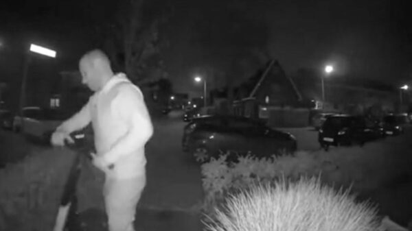 De e-step naar binnen zetten na een avondje flink zuipen kan bést lastig zijn