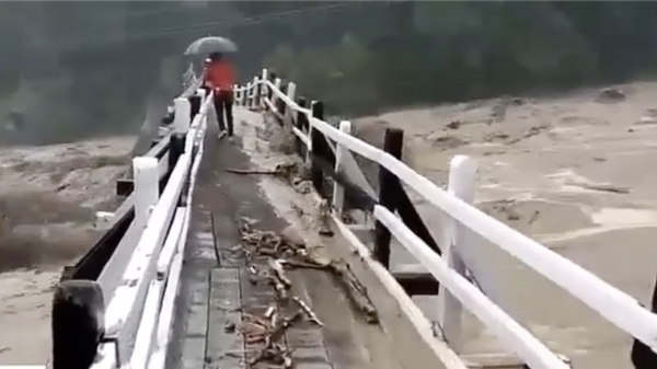 Deze Indiase brug is alleen voor mensen die levensmoe zijn