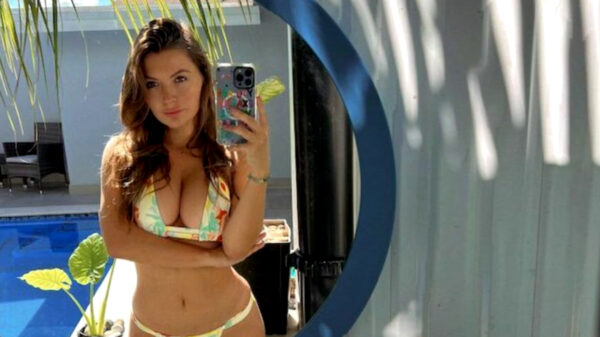 Spiegeltje spiegeltje aan de wand deze vrouwen zijn behoorlijk amusant (66)