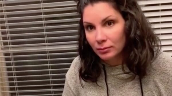 Mam, zeg eens "crack my finger"