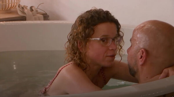 Extreme awkwardheid in de LLDL-hot tub: "Dat vind je lekker hè?"