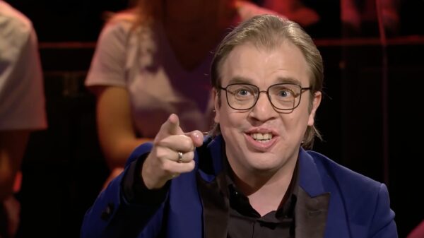 Cabaretier Jan Jaap van der Wal mag vandaag 43 grapjes uitblazen