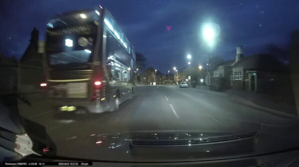 Uit de oude stinkdoos: je vrouw de mond snoeren in de auto