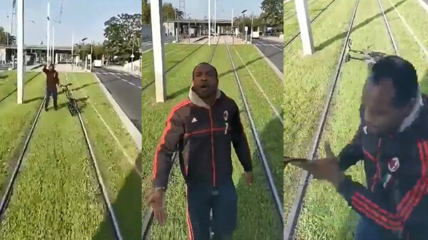 Trammachinist wordt gehinderd door een fietser met een zwaar ochtendhumeur