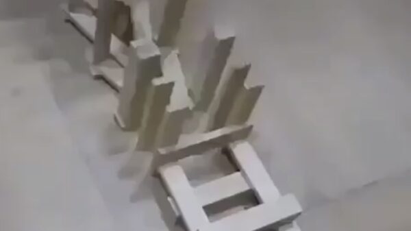 Een heerlijke kaplatoren die in elkaar stort