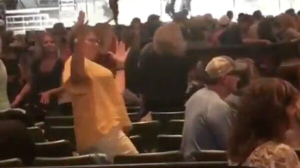 Soulja Girl gaat lekker los tijdens een concert