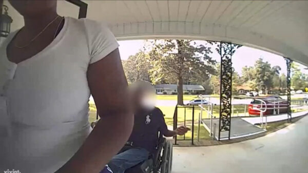 Verzorgster vergeet rolstoel van gehandicapte op de handrem te zetten