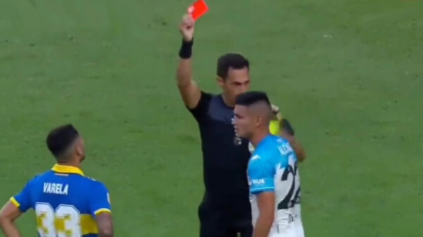 Scheidsrechter deelt in Argentijnse bekerfinale maar liefst TIEN rode kaarten uit