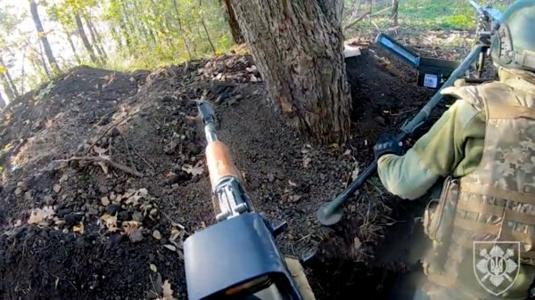 POV: aanval op de Oekraïense positie in Donetsk door de ogen van een soldaat