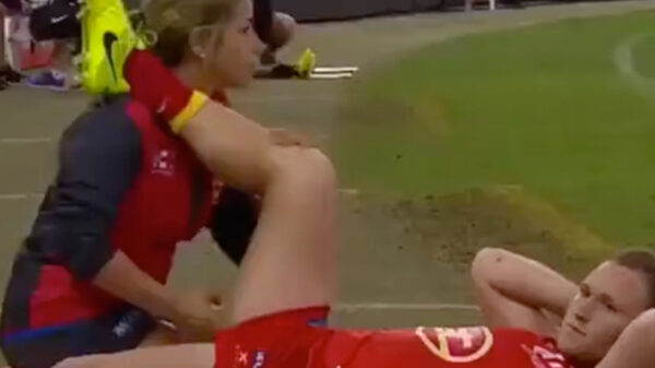 Raadsel van de dag: wat doet ze hier nou precies?