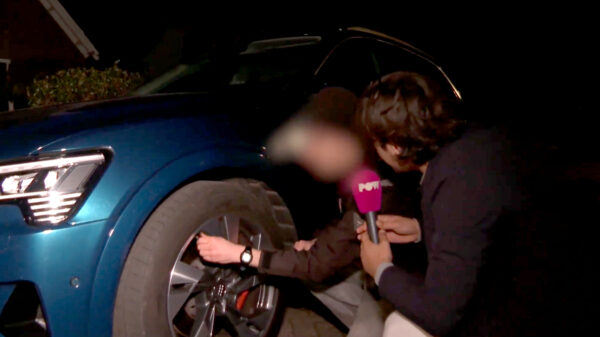 Activist van 'Tyre Extinguishers' vernielt banden peperdure SUV's!