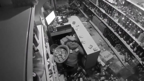 Aardbeving in Azië zorgt voor enorme ravage in slijterij