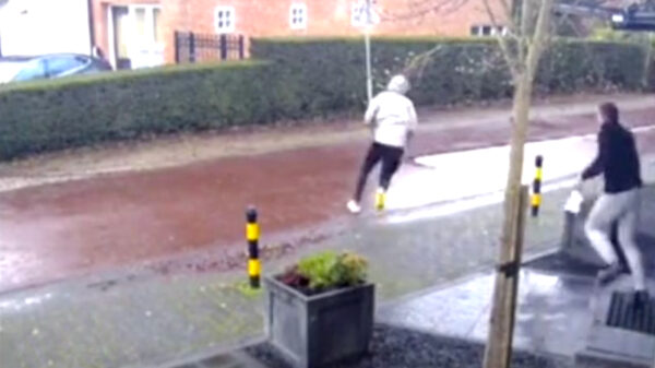 Tip van de dag: verkoop nooit een laptop in de deuropening van je huis