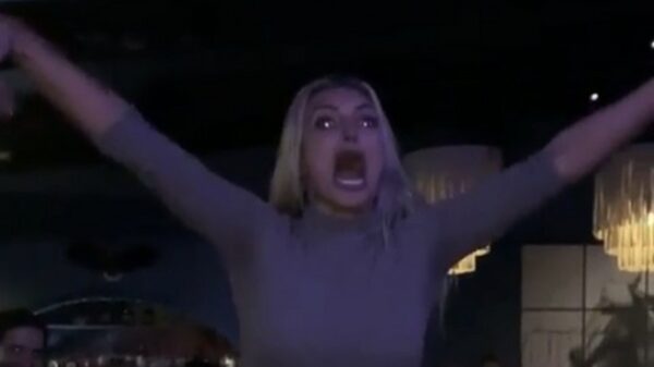 Dansmarieke gaat he-le-maal uit haar plaat als ze haar jam hoort