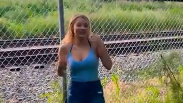 Hek vergrijpt zich aan jonge meid