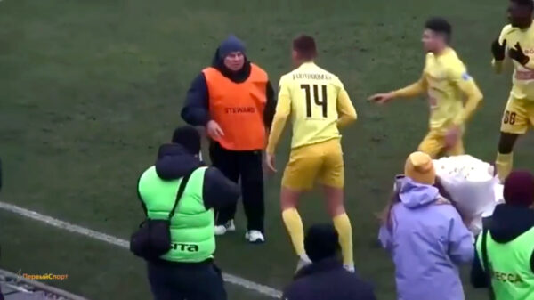 Iets te ijverige steward verpest een romantisch huwelijksaanzoek in Belarus