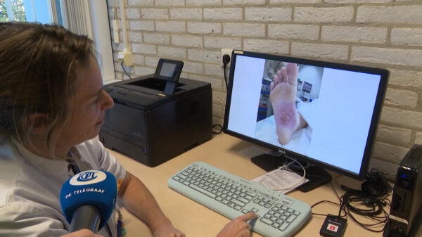 Naïeve koters verbranden hun voeten dankzij achterlijke TikTok-vuurwerkchallenge