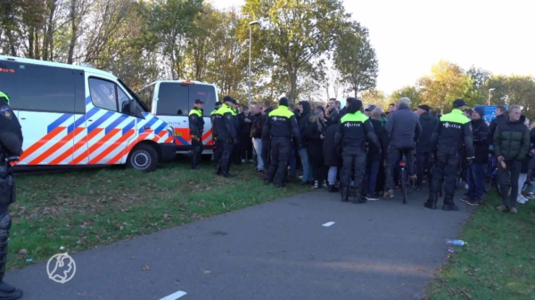 Het was weer een gezellige intocht in Staphorst: demonstratie KOZP verboden, ME ingezet