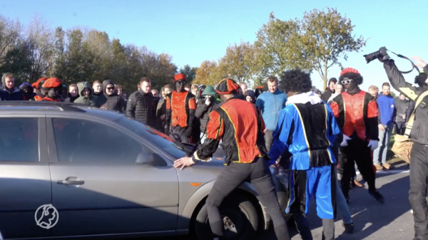 Het was weer een gezellige intocht in Staphorst: demonstratie KOZP verboden, ME ingezet